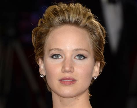 apple fbi investigating leak of nude photos of jennifer lawrence and other celebrities