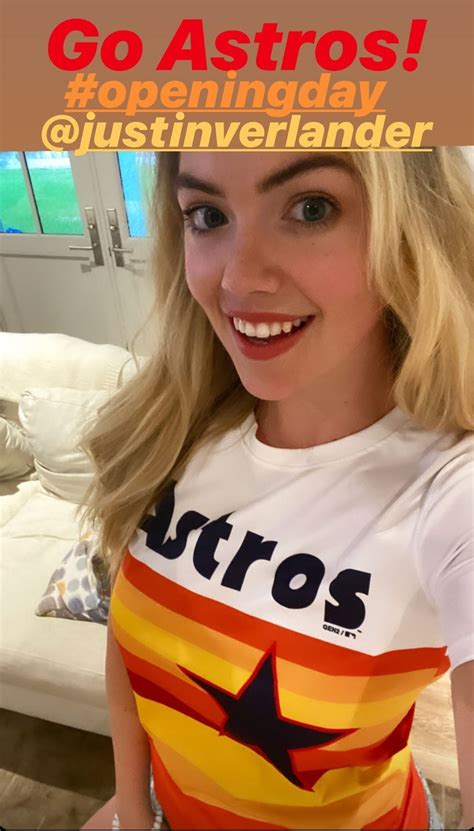 kate upton wore  astros jersey   husbands opening day start