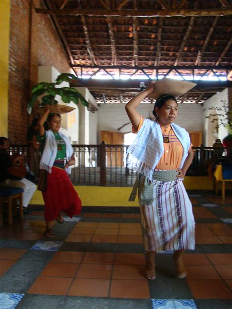Bailes Tipicos El Salvador Por Cayisn Danzas Típicas Motiv Flickr