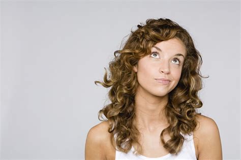 15 things only girls with curly hair understand latest hairstyles