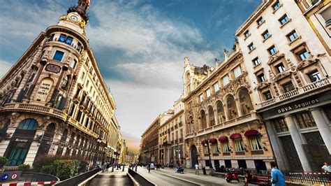 irresistible charm  barcelona  travel tips