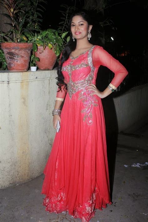 Lg Moviee Actress Sri Priyanka Photos