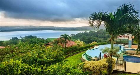 living   arenal area  costa rica top facts