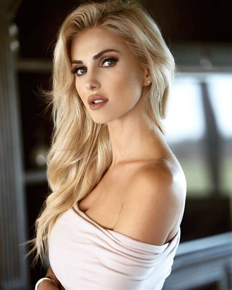 Picture Of Leanna Bartlett