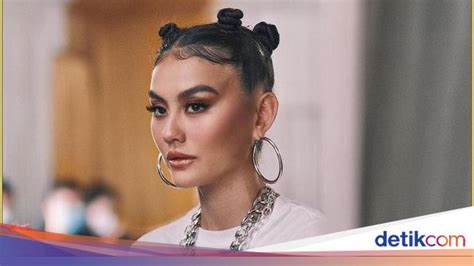 12 Artis Indonesia Ini Masuk Nominasi 100 Wanita Tercantik Tc Candler