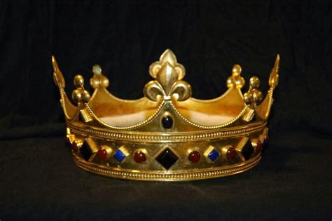 sweet life     monarchy  put   crown