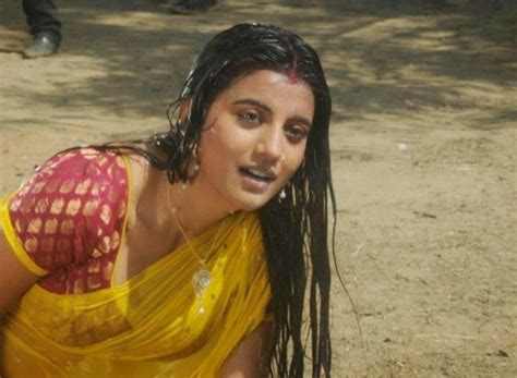 actress juhi hot images in sexy saree cap