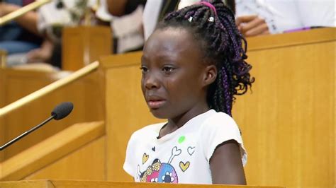 charlotte girl weeps over police shootings cnn