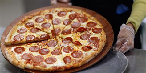 consumentenbond vindt kant en klare pizzas te zout en vet nu het laatste nieuws het eerst