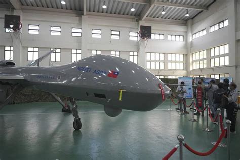 taiwan unveiled  capricorn unmanned helicopter   teng yun reconnaissance drone similar