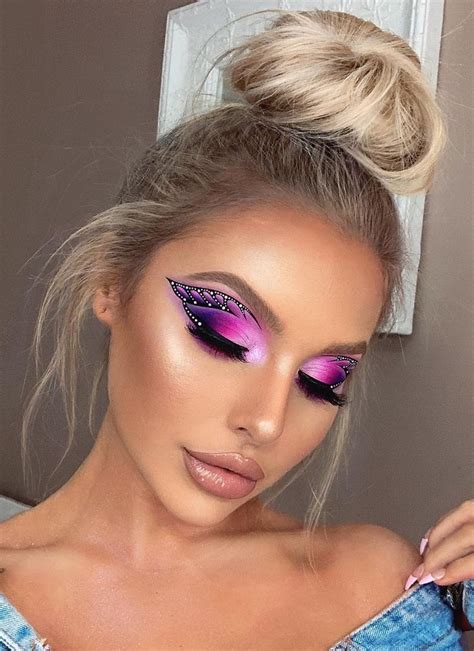30 Creative Festival Makeup Looks You Ll Want To Try Festival Eye