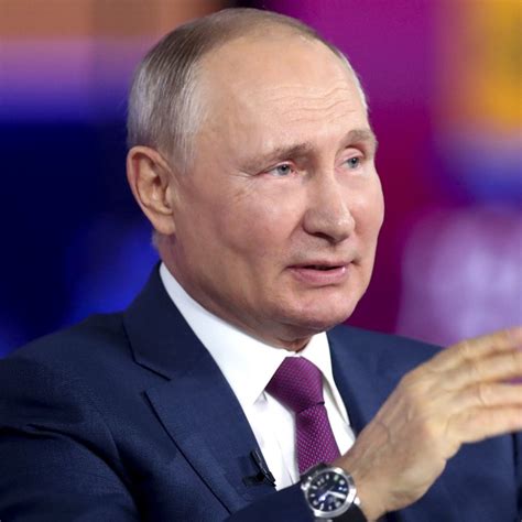 Putin Says He Hopes To Eventually Name A Successor Urges Russians To
