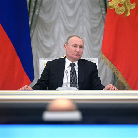 Discord In Kremlin Helps Putin Remain Russia’s No 1 Wsj