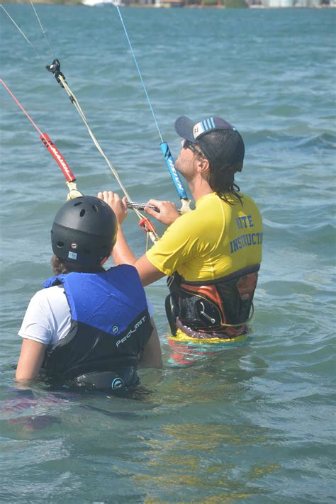 introductie les kitesurfen curacao voor twee curacao activities