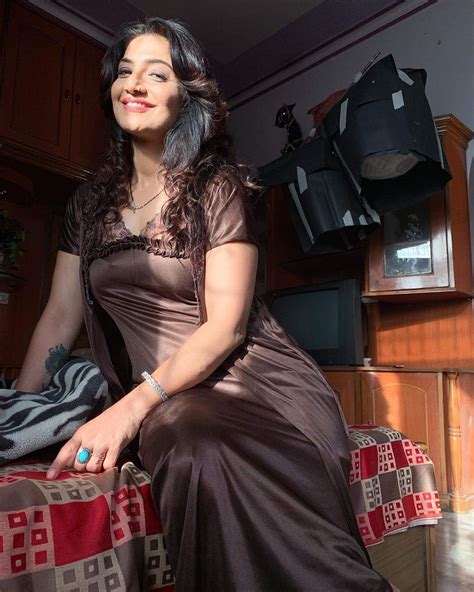 Savdhaan India Actress Aartii Naagpal In Satin Nighty Gown South