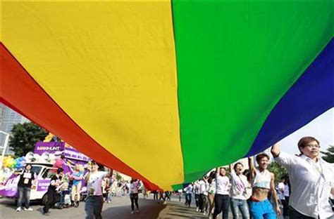 tens of thousands march for same sex marriage in taiwan australian marriage equality