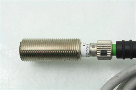 Balluff Bes 516 325 G E5 Y S49 Inductive Proximity Sensor M12 Threaded
