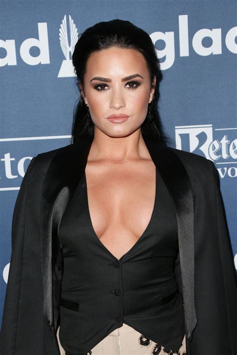 demi levato cleavage at 27th annual glaad media awards 05 celebrity