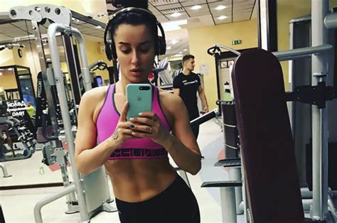 russian tv host s sexy gym selfie goes viral can you see why daily