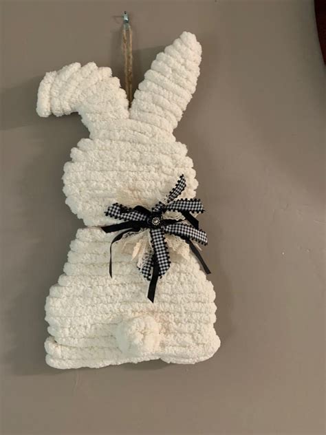 chunky yarn bunny   easter bunny crafts dollar