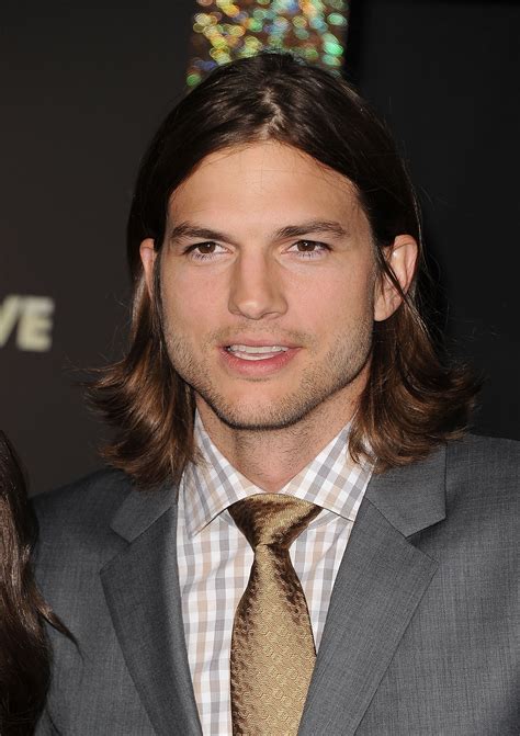 kutcher  play steve jobs  biopic