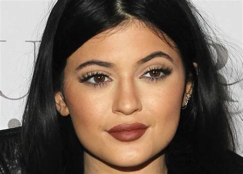 the makeup trick that makes kylie jenner s lips look so full sheknows