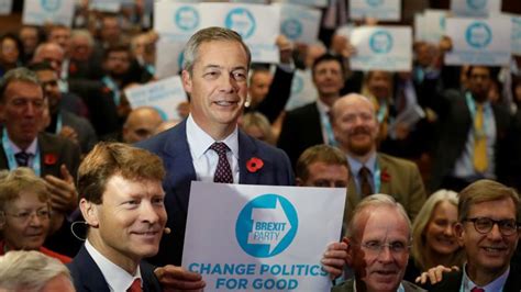 farage hundreds  brexit party candidates  run  election news al jazeera