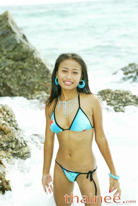 thai teen girl swimming in bikini pichunter