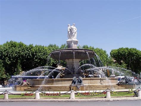 fontaine de la rotonde fountain   rotunda aix en provence