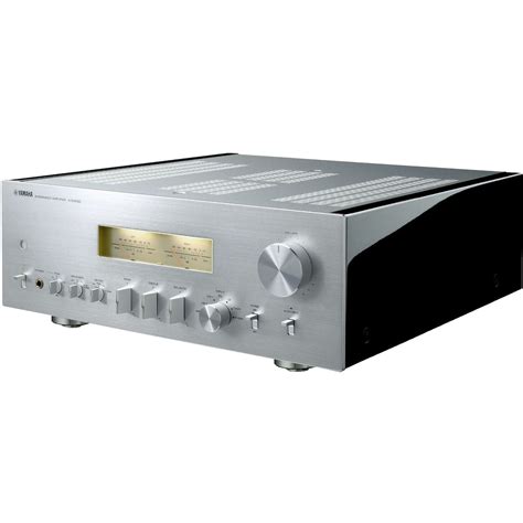 yamaha   stereo  integrated amplifier silver