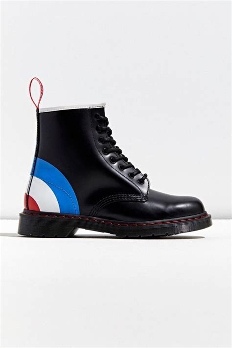 box absolutely stunning dr martens collaboration    size  women  men