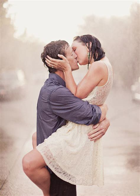 35 most romantic couples photography in rain