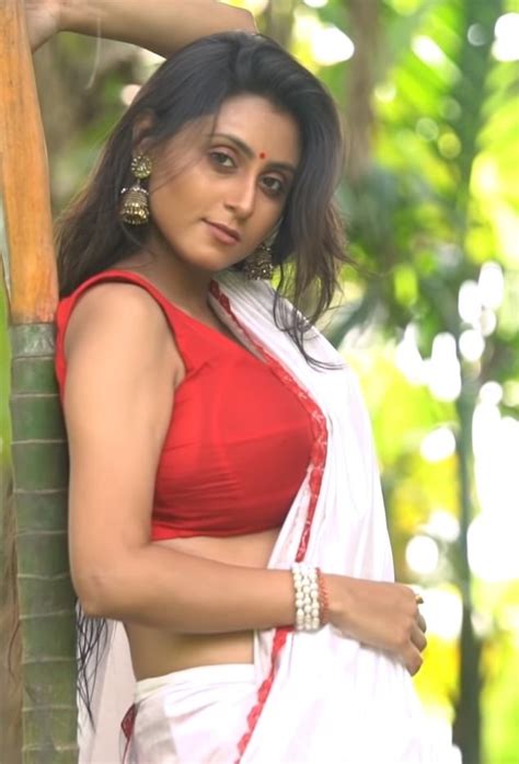 bengali bomb maria aunty hot open cut blouse exposing transparent saree cotton style