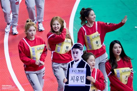 fans find evidence of yeri and xiumin s close relationship koreaboo