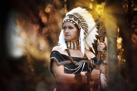 Beautiful Woman In A Native American Costume 4k Ultra Hd Wallpaper