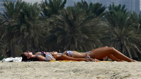 Are These Shorts Too Short Foreigners Told To Cover Up In Uae Cnn