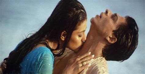 Kajol And Shah Rukh Hot Kiss Still Actress Kajol Devgan