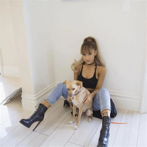 Ariana Grande Looks So Sexy Spreading Her Legs Jerkofftoceleb