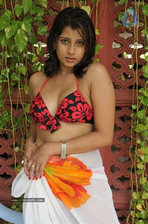 Sri Lankan Actress Nadheesha Pictures Quiharsodic