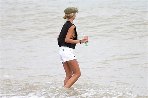 lady victoria hervey 40 flashes bare bust as she suffers nip slip in