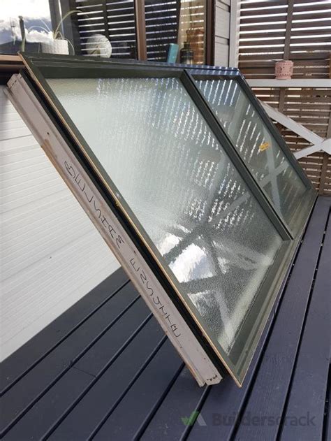 install  hand aluminium window  shed  builderscrack