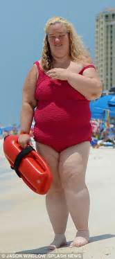 Mama June Has Her Baywatch Moment In Iconic Red Swimsuit Daily Mail