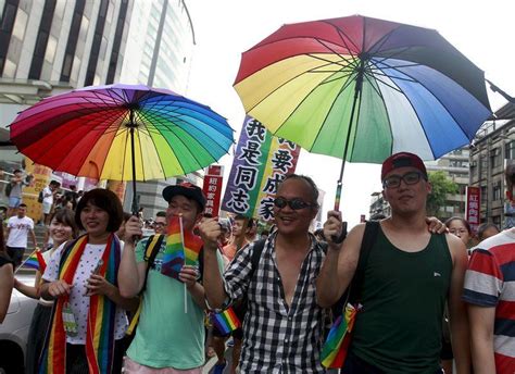 In Wake Of U S Ruling Taiwanese Rally For Gay Marriage Reuters