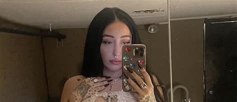 noah cyrus goes viral after dropping topless photos page 2 of 4