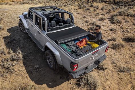 jeep gladiator technical specifications  fuel economy