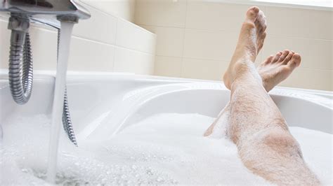can t exercise a hot bath may help improve inflammation and metabolism