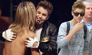 Justin Bieber Goes Back To Reality After Flirting With Heidi Klum On