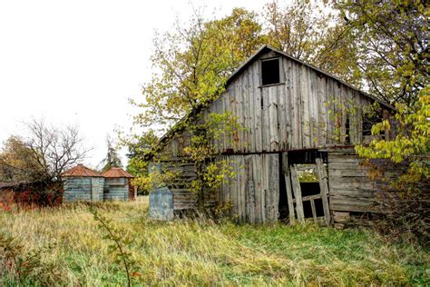 abandoned farm  hwy   merhlin  deviantart