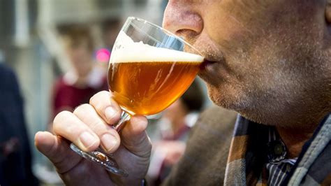 nederlandse bedrijven testen personeel illegaal op alcohol en drugs rtlz
