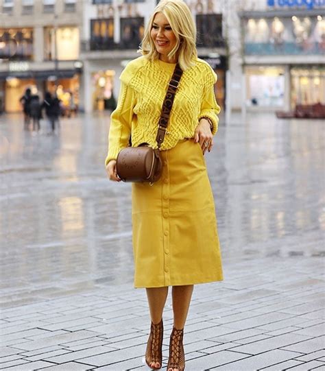 wear yellow  ways  color combinations